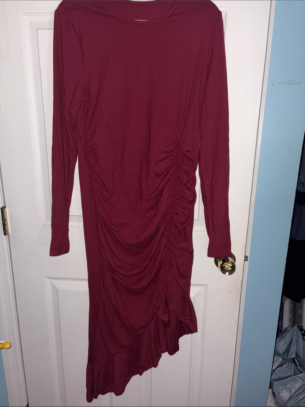 Women's Long-Sleeve Ruched Midi Dress in Burgundy